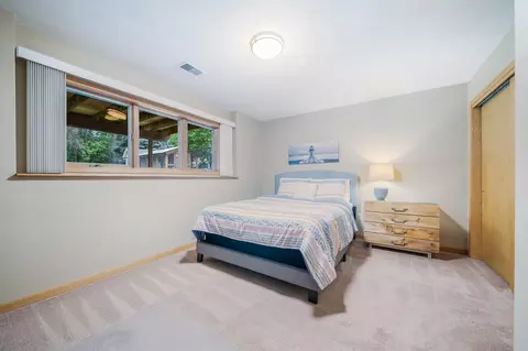 Bedroom - 2117 Cloudview Ct, Appleton, WI 54914 photo 6 of 10