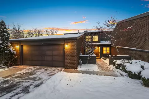 112 Webster Heights Dr, Green Bay, WI 54301