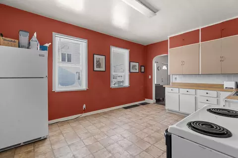 Kitchen - 1897 E Newberry St, Appleton, WI 54915 photo 1 of 3