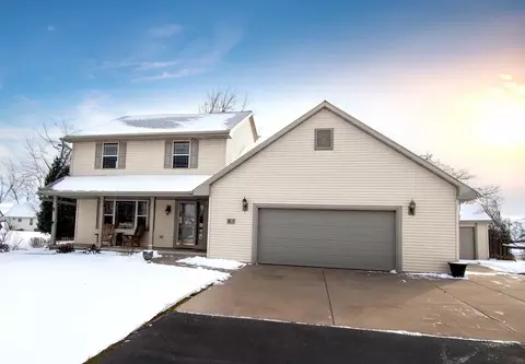 2679 Lawrence Dr, De Pere, WI 54115