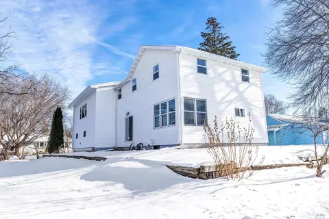 630 Lee St, Seymour, WI 54165