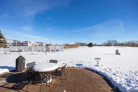 Exterior - 3200 S Huckleberry Ln, Appleton, WI 54915 photo 5 of 7