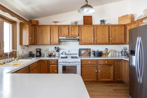 Kitchen - 3200 S Huckleberry Ln, Appleton, WI 54915 photo 2 of 4
