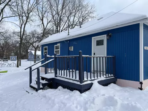 e1592 Murray Lane, Waupaca, WI 54981