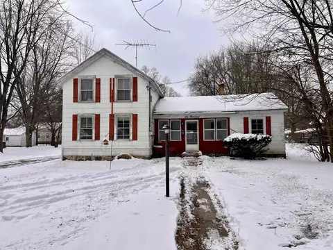 600 Royalton St, Waupaca, WI 54981