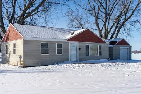 1307 Elo Rd, Pickett, WI 54964