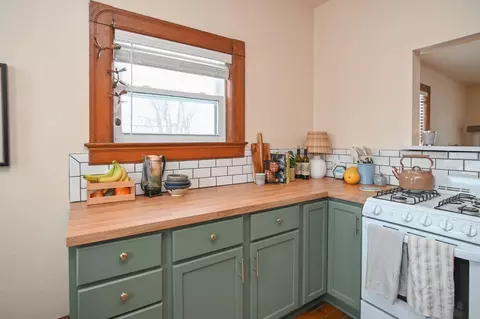 Kitchen - 1003 N Appleton St, Appleton, WI 54911 photo 8 of 14