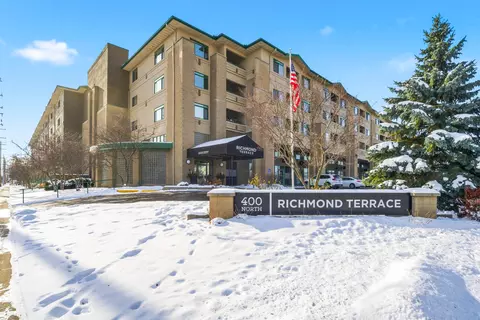 400 N Richmond St #113, Appleton, WI 54911