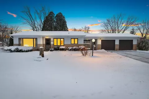158 Vande Hei Rd, Green Bay, WI 54301