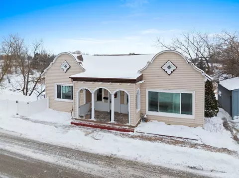 245 Buchanan St, Algoma, WI 54201