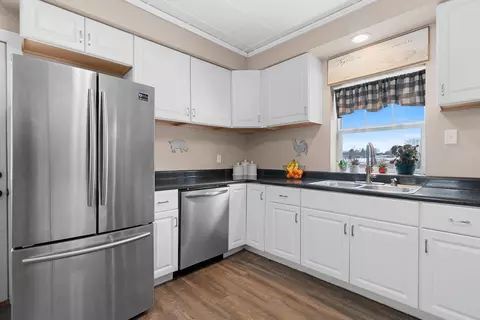 Kitchen - 245 Buchanan St, Algoma, WI 54201 photo 1 of 4