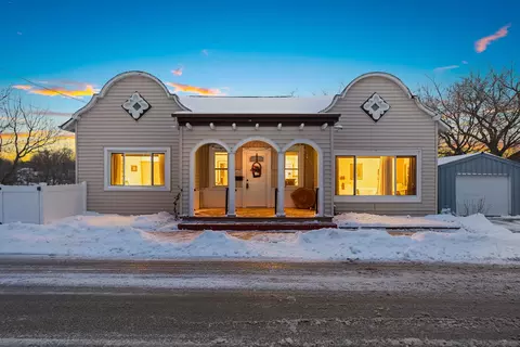 Exterior - 245 Buchanan St, Algoma, WI 54201 photo 6 of 9