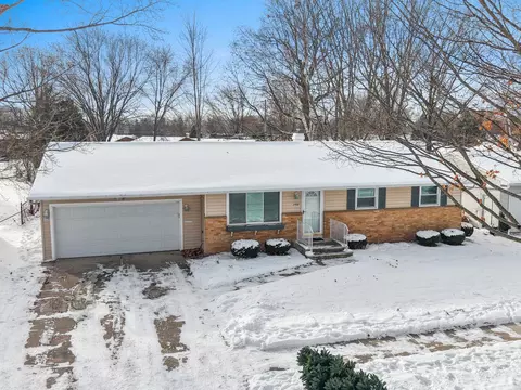 1497 Servais St, Green Bay, WI 54304