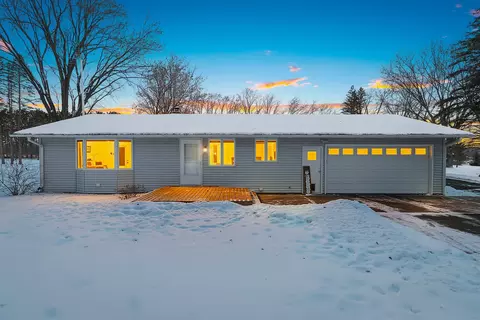 5362 Bramschreiber Rd, Little Suamico, WI 54141