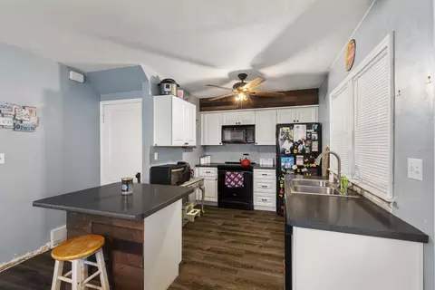 Kitchen - 722 E Arnold St, Appleton, WI 54911 photo 2 of 2
