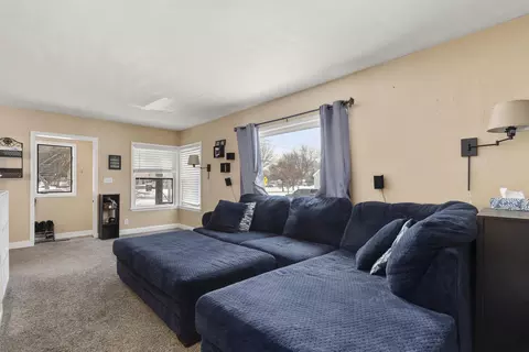 Living - 722 E Arnold St, Appleton, WI 54911 photo 1 of 1
