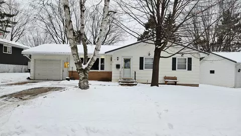 1137 S Park St, Shawano, WI 54166