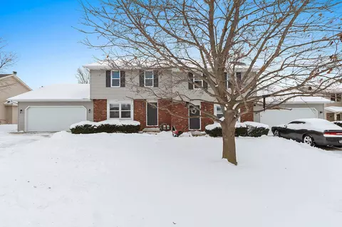 2808 Aquarius Rd, Green Bay, WI 54311
