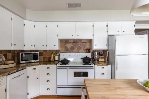 Kitchen - 1717 S Connell St, Appleton, WI 54914 photo 2 of 4