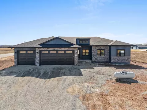 2557 Meadow Rose Ln, De Pere, WI 54115