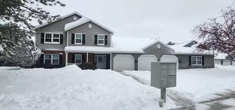 2510 Village Ln #A, Oshkosh, WI 54904