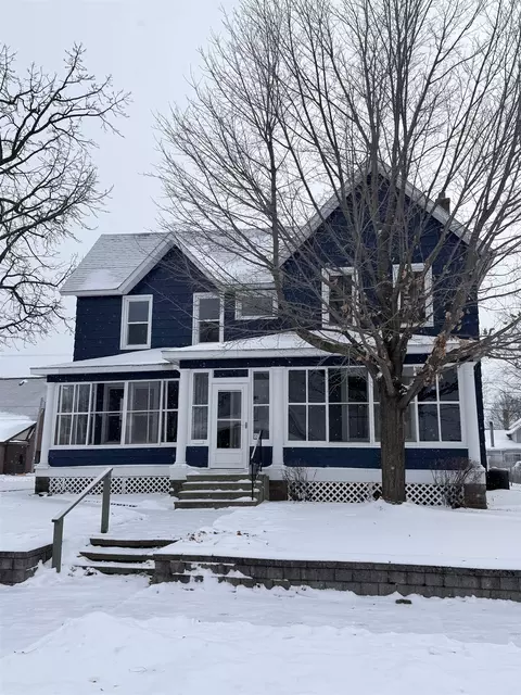 1431 Newberry Ave, Marinette, WI 54143