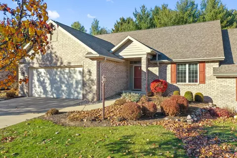 2690 Woodfield Ct, Green Bay, WI 54313