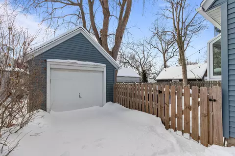 Exterior - 209 W Parkway Blvd, Appleton, WI 54911 photo 6 of 6