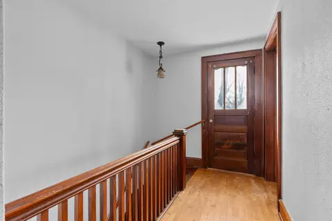 Entry Way - 209 W Parkway Blvd, Appleton, WI 54911 photo 3 of 5