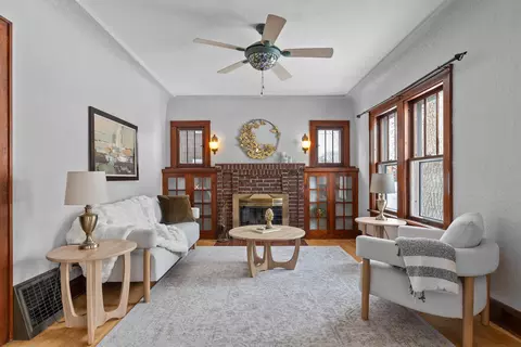 Living - 209 W Parkway Blvd, Appleton, WI 54911 photo 3 of 3