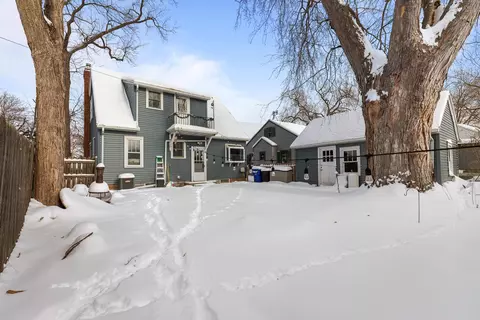Exterior - 209 W Parkway Blvd, Appleton, WI 54911 photo 5 of 6
