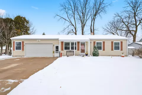 61 Cedar St, Ripon, WI 54971
