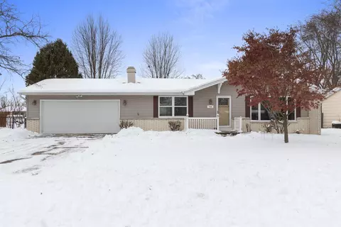 744 Green Valley Ave, Green Bay, WI 54301