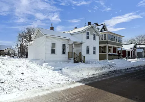 321 E Parkway Ave, Oshkosh, WI 54901