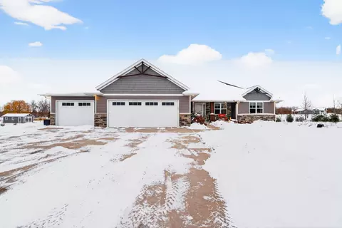 2226 Laddie Trl, De Pere, WI 54115