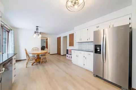 Kitchen - 1820 W Glendale Ave, Appleton, WI 54914 photo 5 of 6