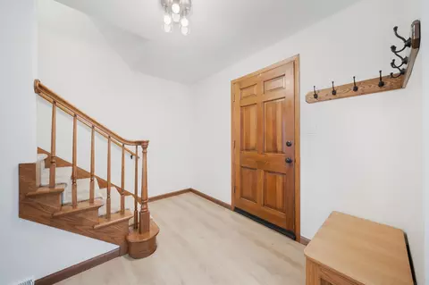 Entry Way - 1820 W Glendale Ave, Appleton, WI 54914 photo 1 of 2
