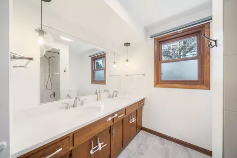 Bath - 1820 W Glendale Ave, Appleton, WI 54914 photo 3 of 4