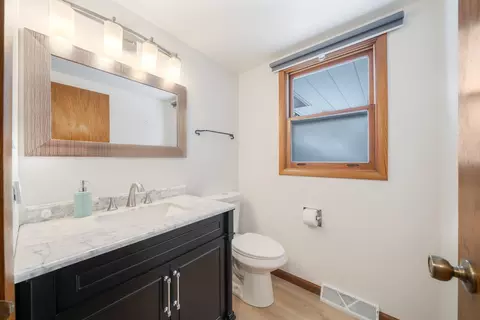 Bath - 1820 W Glendale Ave, Appleton, WI 54914 photo 1 of 4
