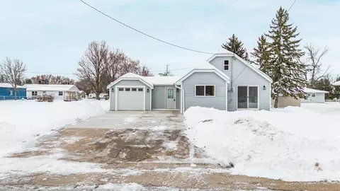 720 Oak St, Winneconne, WI 54986