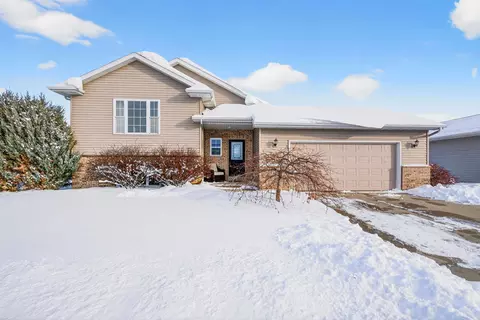 2520 Marathon Ave, Neenah, WI 54956