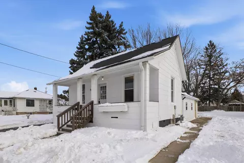 839 Racine St, Menasha, WI 54952