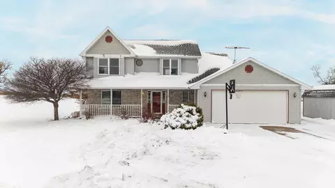 1531 Waukau Rd, Omro, WI 54963