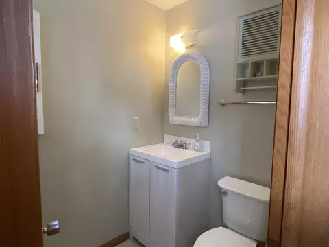Bath - n321 County Road N, Appleton, WI 54915 photo 2 of 2