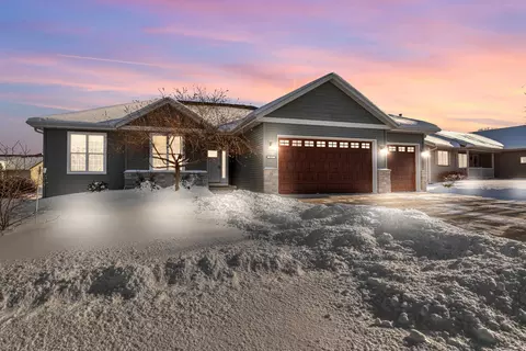 461 T-bird Dr, Fond Du Lac, WI 54935