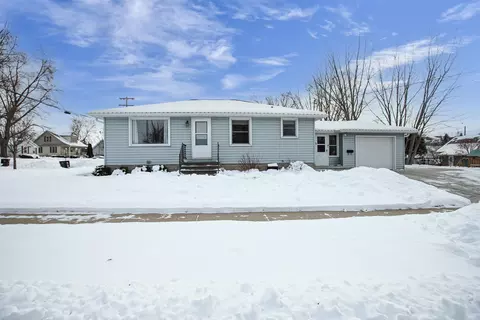 217 E Mckinley Ave, Little Chute, WI 54140