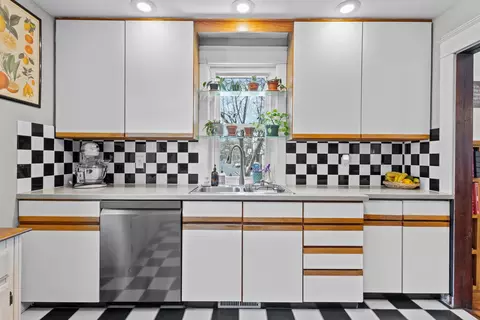 Kitchen - 409 N Meade St, Appleton, WI 54911 photo 4 of 4