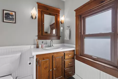 Bath - 409 N Meade St, Appleton, WI 54911 photo 2 of 3