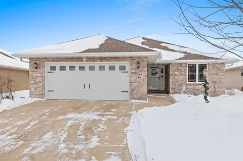 3816 Shore Crest Ln, Green Bay, WI 54311