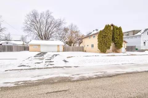 1031 Spruce St, Marinette, WI 54143